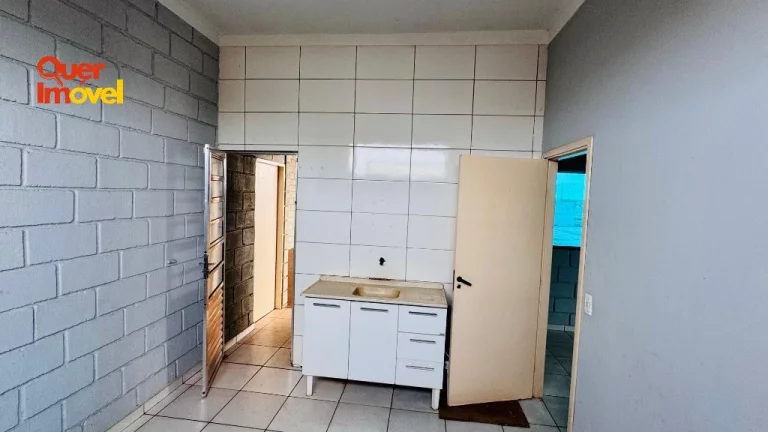 Imagem Galpão comercial para locação em Ribeirão Preto-SP, bairro Santa Iria: 2 salas, 4 banheiros, 14 vagas de garagem, 2.000 m²