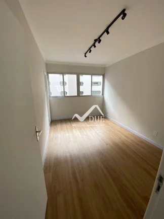 Imagem Apartamento com 2 dormitórios à venda, 80 m² por R$ 670.000,00 - Gonzaga - Santos/SP