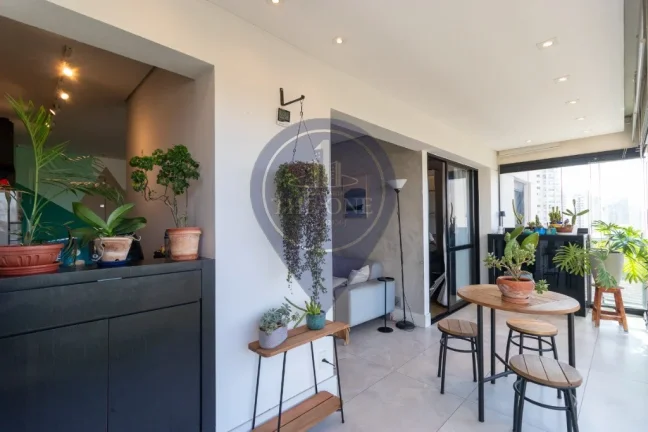 Imagem Imperdível oportunidade de apartamento à venda na Vila Mariana, São Paulo-SP: 2 quartos, 1 suíte, 2 salas, 2 banheiros, 2 vagas, 63m².