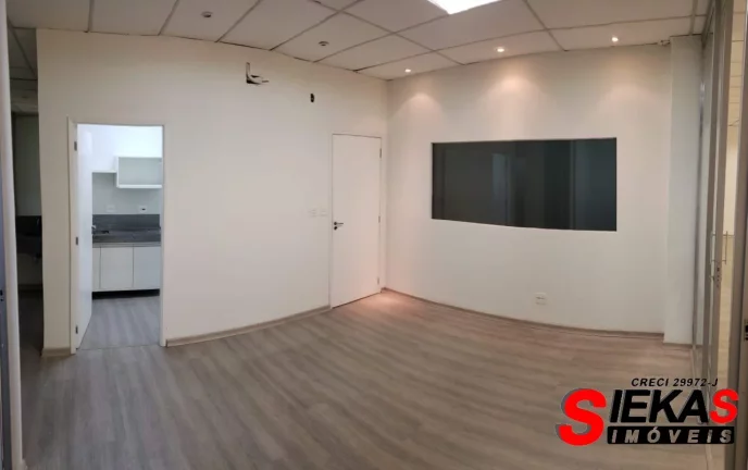 Imagem Salão Comercial na Penha de França, São Paulo-SP: 6 banheiros, 15 vagas de garagem, 727m²! Venha conferir!