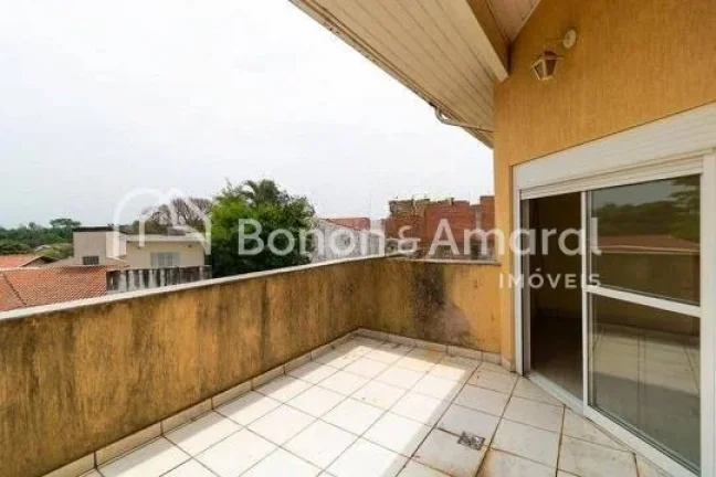 Imagem Ãtimo sobrado com 4 quartos sendo 2 suÃ­tes, suÃ­te master com hidromassagem, sala com lareira e pÃ...