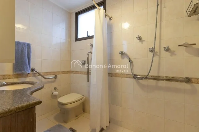Imagem Situado no coração do Cambuí, um dos bairros mais desejados de Campinas, este apartamento oferece...
