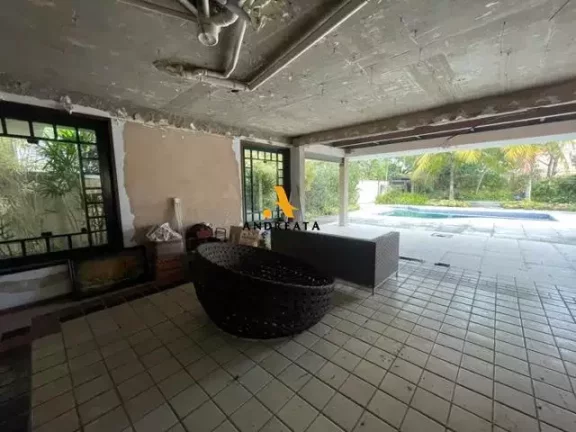 Imagem Novo Leblon - Casa localizada na melhor rua do condominio. Oportunidade de retrofit. Atenção construtrores!!!