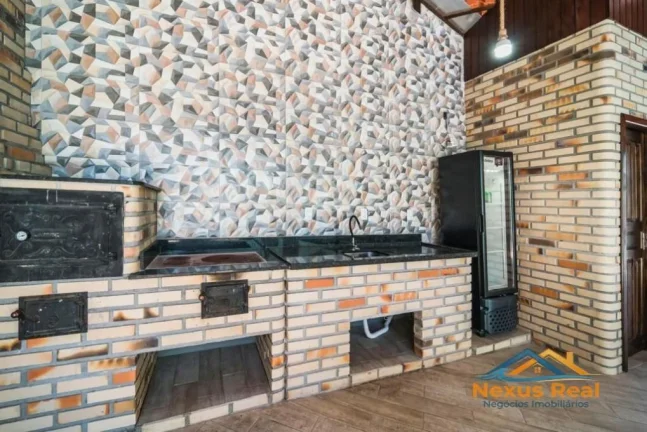 Imagem Sobrado com Piscina e 5 quartos