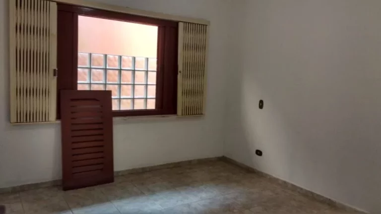 Imagem CASA A VENDA PARA USO OU DEMOLIÇÃO NO BAIRRO CAMPESTRE COM EDÍCULA - SANTO ANDRÉ