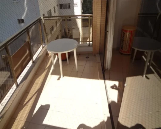 Imagem Apartamento à venda no Guarujá na Praia das Pitangueiras.