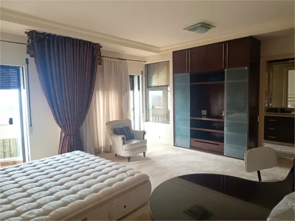 Imagem Apartamento à venda com 4 quartos, sendo 4 suítes, no condomínio Royal Gate, São Paulo - SP
