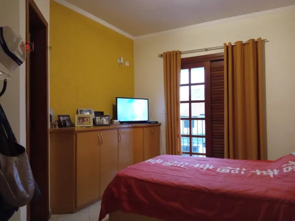 Imagem AMPLO SOBRADO A VENDA NA VILA PRUDENTE COM 5 DORMITÓRIOS E 3 SUITES, PISCINA, CHURRASQUEIRA E FORNO DE PIZZA. 5 VAGAS DE GARAGEM. RUA LARGA, TRANQUILA