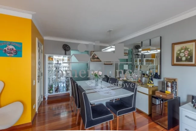 Imagem Apartamento reformado a venda em Pinheiros com 3 quartos e 2 vagas, 105m².