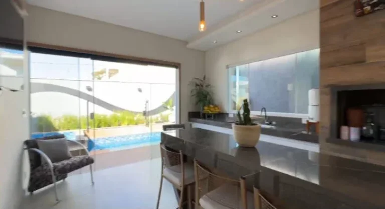 Imagem Casa Sobrado, 3 Dormitórios ( 1 Suíte), 4 Vagas, Terras do Vale - Caçapava.