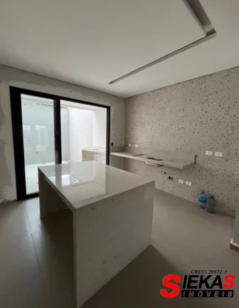 Imagem Imperdível! Casa à venda na Vila Carrão, São Paulo-SP, com 4 quartos, 4 suítes, 1 sala, 2 vagas de garagem e 150,00 m².
