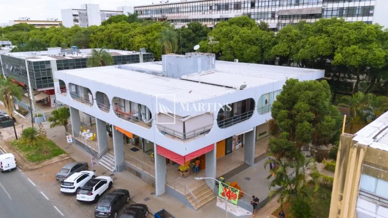 Imagem Excelente oportunidade para adquirir uma sala comercial na Asa Norte, Brasília. Com uma área total...