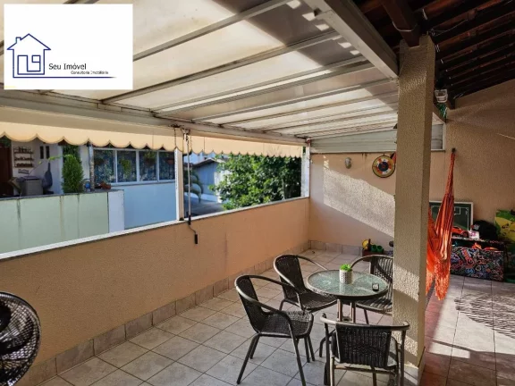 Imagem Excelente casa triplex - Camorim / Estrada dos Bandeirantes