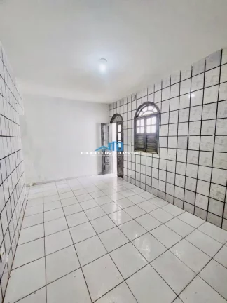 Imagem Casa para Locação em Feira de Santana, Santa Mônica, 3 dormitórios, 1 suíte, 2 banheiros, 1 vaga