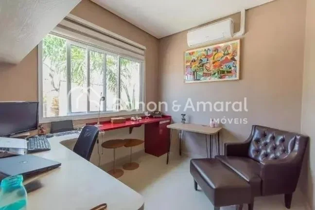 Imagem Linda casa à venda no Swiss Park em Campinas - SP.

Linda casa à venda com quatro quartos sendo to...