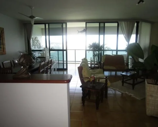 Imagem Apartamento à venda no Guarujá na Praia das Pitangueiras.