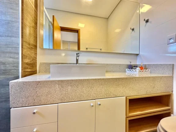 Imagem Casa em Condominio 4 Dormitórios - Bairro --