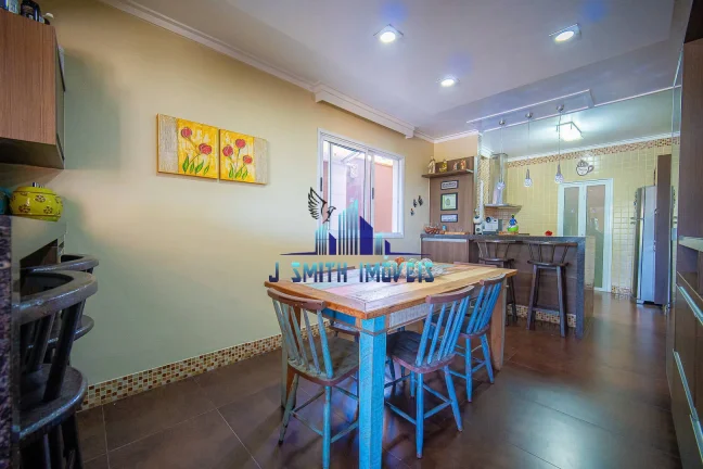Imagem CASA COM CLASSE EM ESTILO, INTEGRADA COM ÓTIMO ACABAMENTO, NA GRANJA VIANA