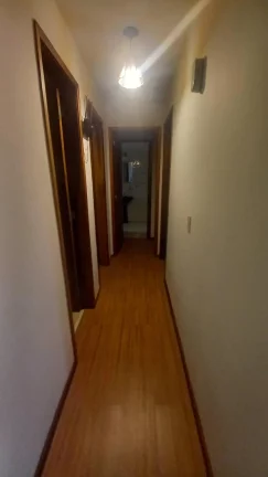 Imagem VENDO ESTE LINDO APTO DE 3 QUARTOS, GARAGEM. NOVA FRIBURGO.