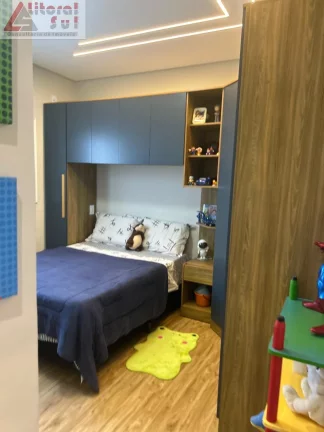 Imagem Casa à venda em Praia Grande-SP, bairro Tupi, 3 quartos, 3 suítes, 1 sala, 3 banheiros, 4 vagas, 230m².