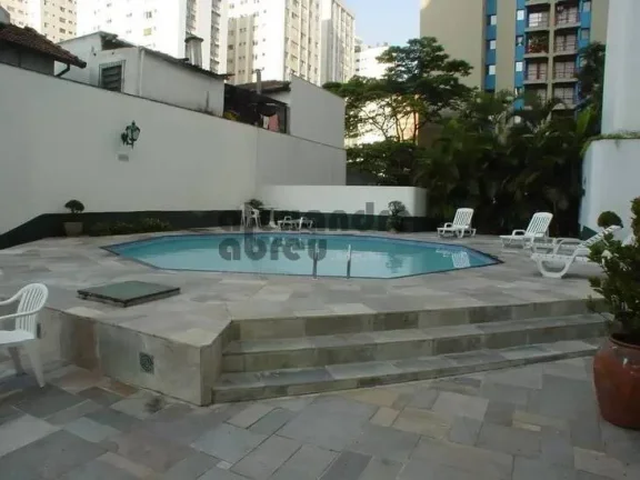 Imagem Apartamento reformado com 2 dormitórios em Moema à venda