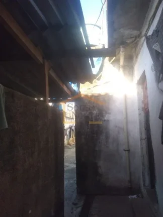 Imagem 2 sobrados, construção antiga, 3 dormitórios,1 deles com 2 banheiros. O outro sobrado com 3 dormi...