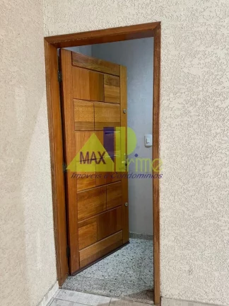 Imagem Casa à venda na Vila Granada, São Paulo-SP: 2 quartos, 1 suíte, 1 sala, 2 banheiros, 2 vagas, 160m². Confira já!