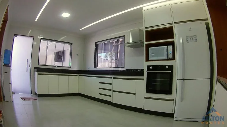 Imagem Casa Linear com 4 Quartos à Venda em Praia de Santa Mônica - Guarapari/ES