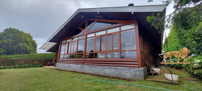 Imagem Linda casa com vista permanente no Alto do Capivari com 380m².