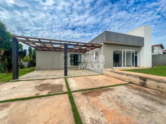 Imagem Casa em Arniqueira: 4 Dormitórios e 420m² por R$1.380.000