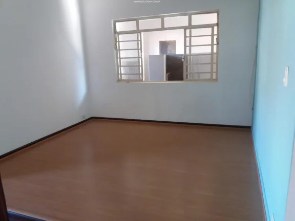 Imagem Casa para Venda em Atibaia, Jardim Floresta, 3 dormitórios, 1 suíte, 3 banheiros, 4 vagas