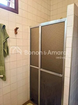 Imagem Bela casa com toque rústico. a residência possui um amplo terreno de esquina com 1.182m² de área...