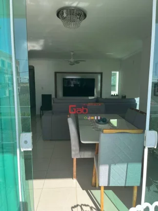 Imagem Apartamento com 3 dormitórios à venda, 99 m² por R$ 370.000,00 - Porto da Aldeia - São Pedro da Aldeia/RJ