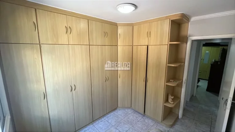Imagem Casa padrão à venda em Boa Vista, Uberaba: 3 dormitórios, piscina e espaço gourmet.