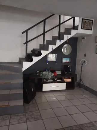 Imagem Salão Comercial de Alto Padrão para Locação na Vila Santana, Sorocaba-SP: 2 Salas, 1 Banheiro, 146m² de Área.