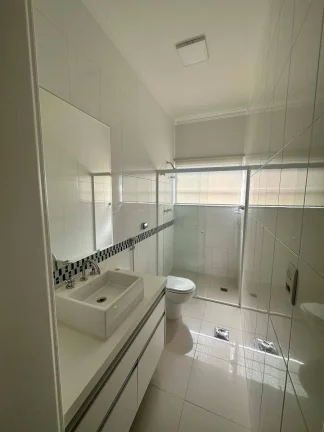 Imagem Linda casa no Jd. das Palmeiras