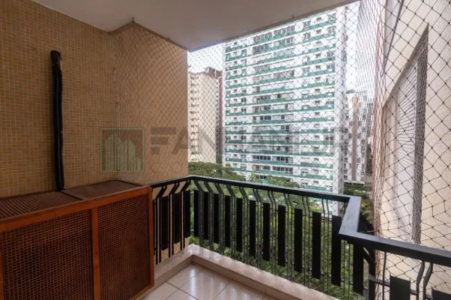 Imagem Imperdível: Apartamento para locação no Itaim Bibi, São Paulo-SP! 3 quartos, 1 suíte, 3 salas, 2 banheiros, 2 vagas de garagem e 160m² de área. Venha conferir!