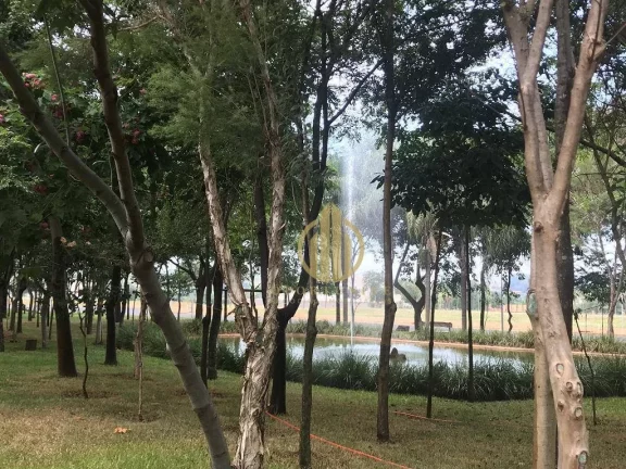Imagem Terreno em condomínio de Alto Padão.