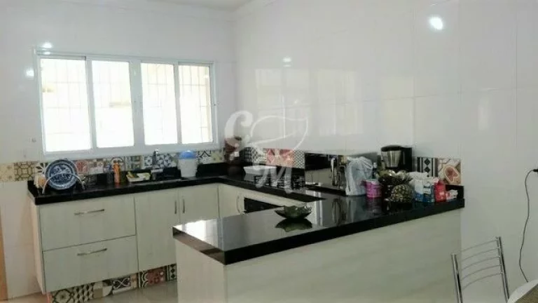 Imagem Casa com 2 Quartos à Venda, 183 m² em Jardim Cristina - Jundiaí