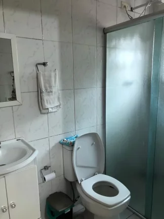 Imagem Sobrado Vila Alpina - 250 m² - 4 Dormitórios - 1 Suíte - Quintal com churrasqueira - 2 Vagas - Portão eletrônico.
