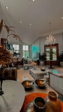 Imagem Magnifica casa com projeto arquitetônico diferenciado e exclusivo em um lote de esquina com 1.050 metros em um dos condominios mais valorizados e proc