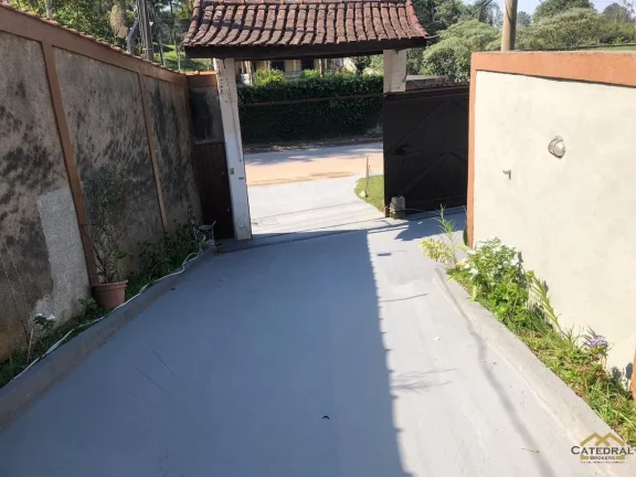 Imagem Linda Casa à venda com 330 m² com 04 Dormitórios em Embu-Guaçu/SP