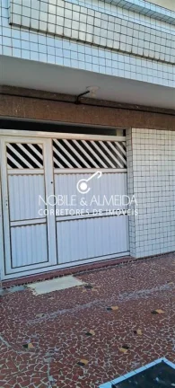 Próximo ao Estádio da Vila Belmiro.