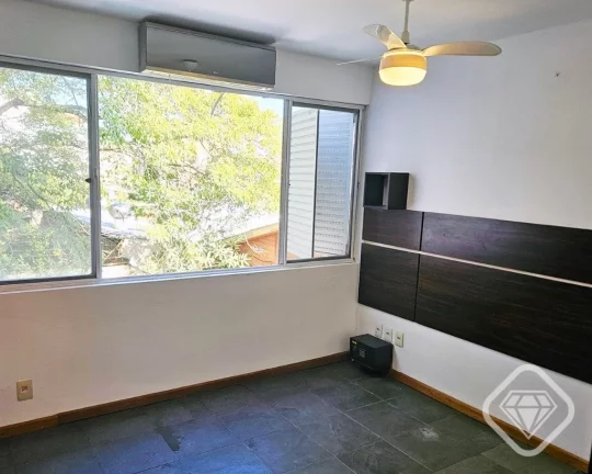 Imagem Casa espaçosa em Ipanema com suítes e pátio perfeito para a família.

Esta residência oferece 2...