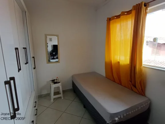 Imagem Vende-se charmosa kitnet localizada a poucos metros da praia de Peruíbe.