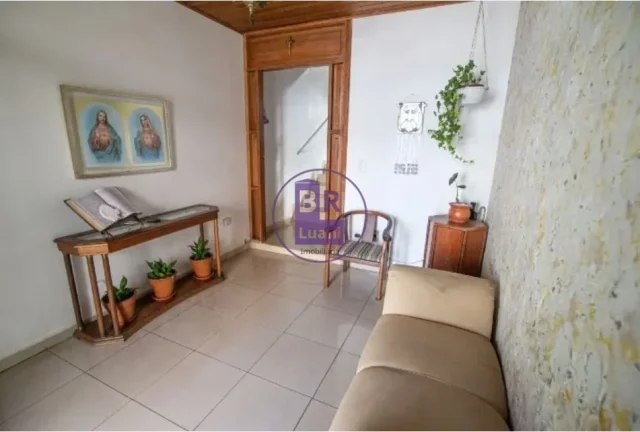 Imagem Sobrado á Venda em ótima localização