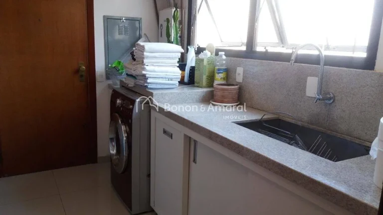 Imagem Apartamento à venda no Cambuí, com 198 m², um por andar, totalmente atualizado e decorado, locali...