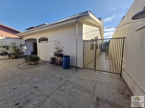 Imagem Casa para Venda em Goiânia, Aeroviário, 3 dormitórios, 1 suíte, 3 banheiros, 4 vagas