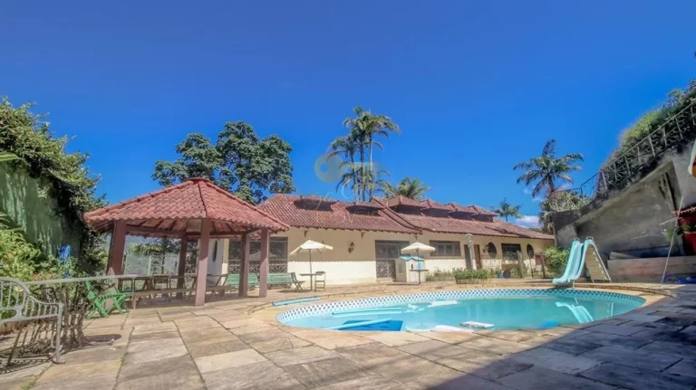 Casa para Venda em Teresópolis / RJ no bairro Quinta da Barra