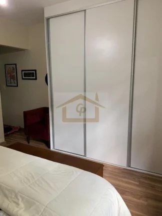 Imagem Charmosa, casa praticamente térrea, 3 suítes, 3 vagas *escritório